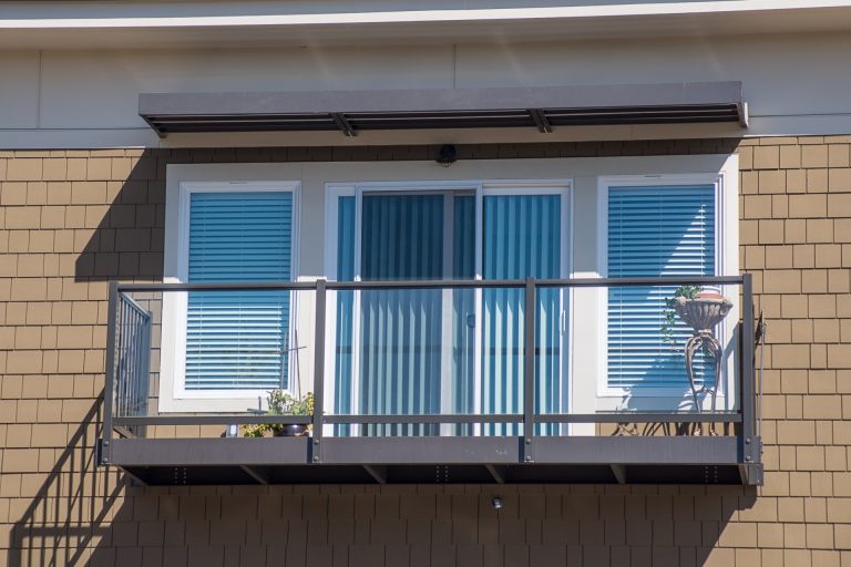 custom balcony construction services